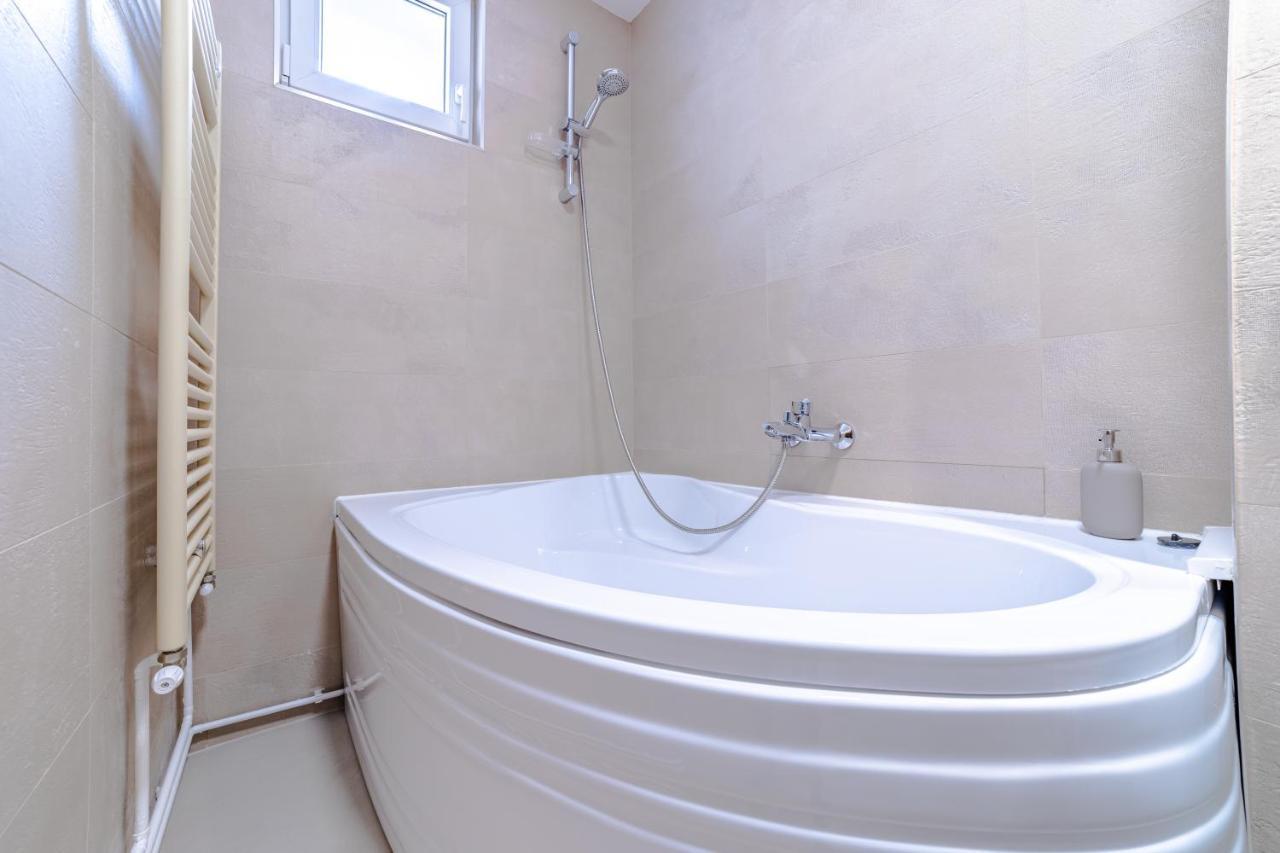 Apartament Garii Braşov Esterno foto