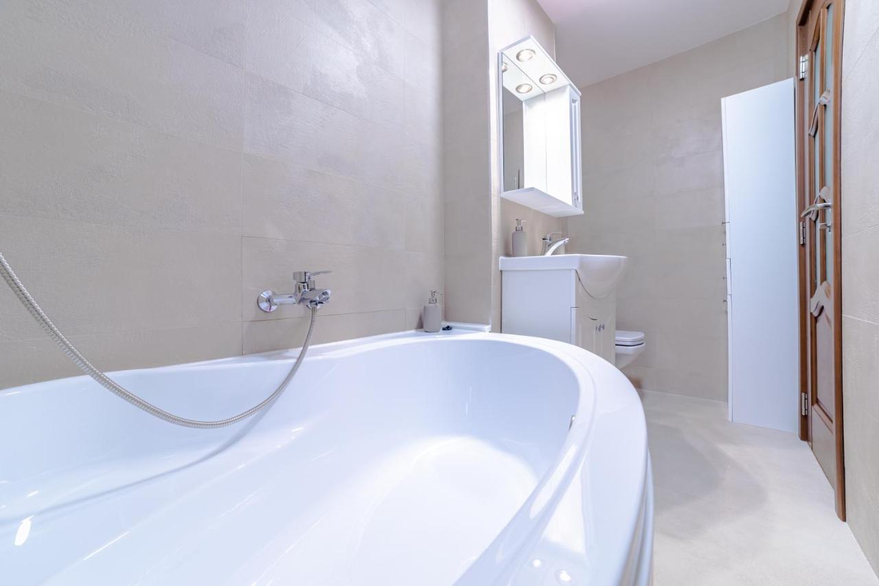Apartament Garii Braşov Esterno foto